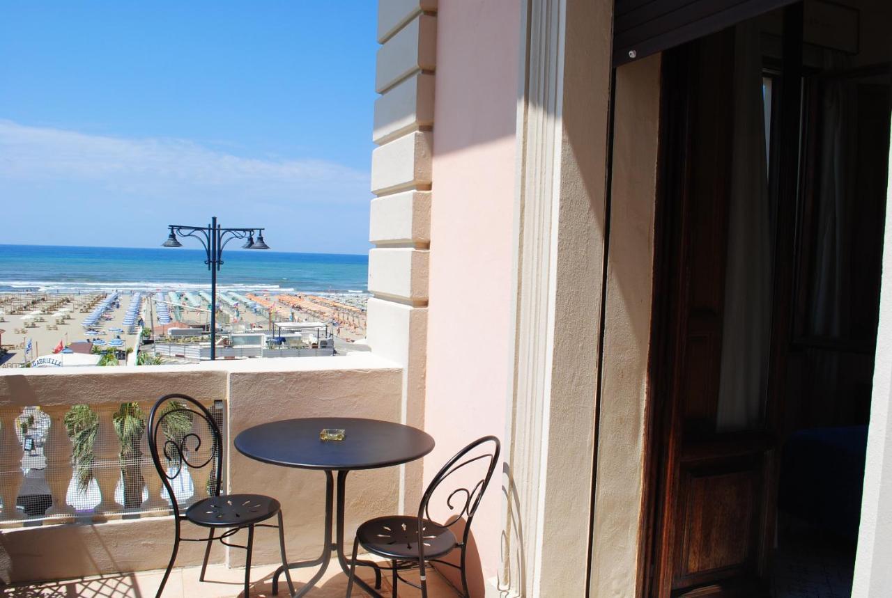 Villa Tina Hotel Виареджо Екстериор снимка