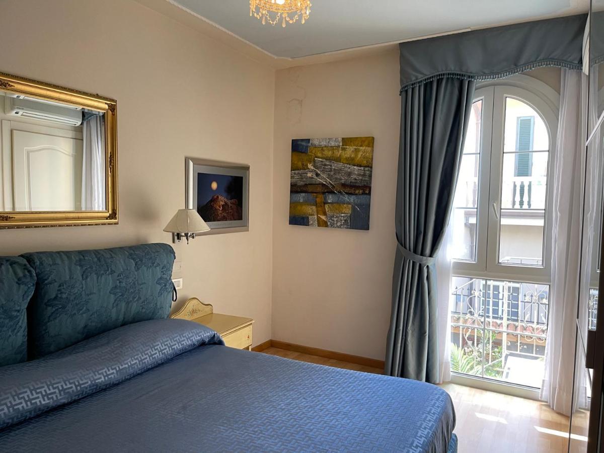 Villa Tina Hotel Виареджо Екстериор снимка