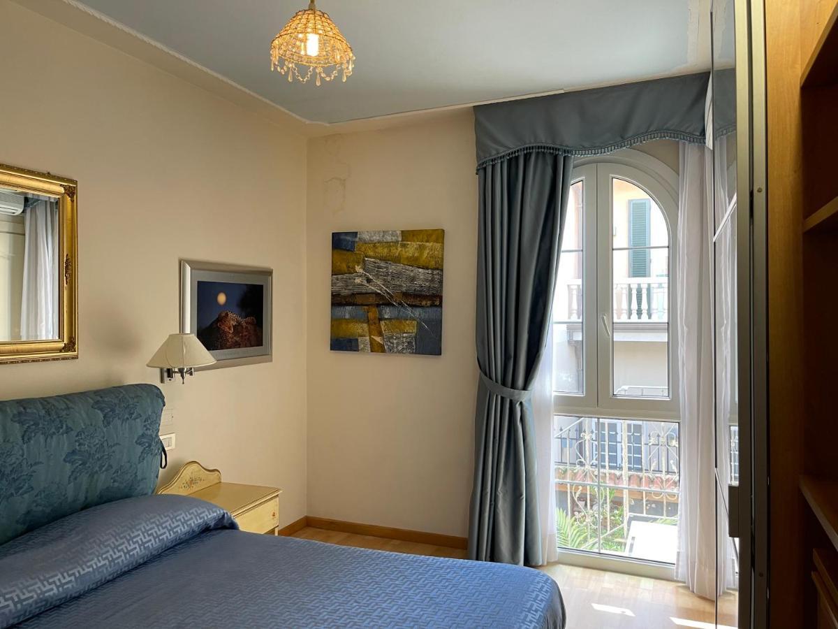 Villa Tina Hotel Виареджо Екстериор снимка