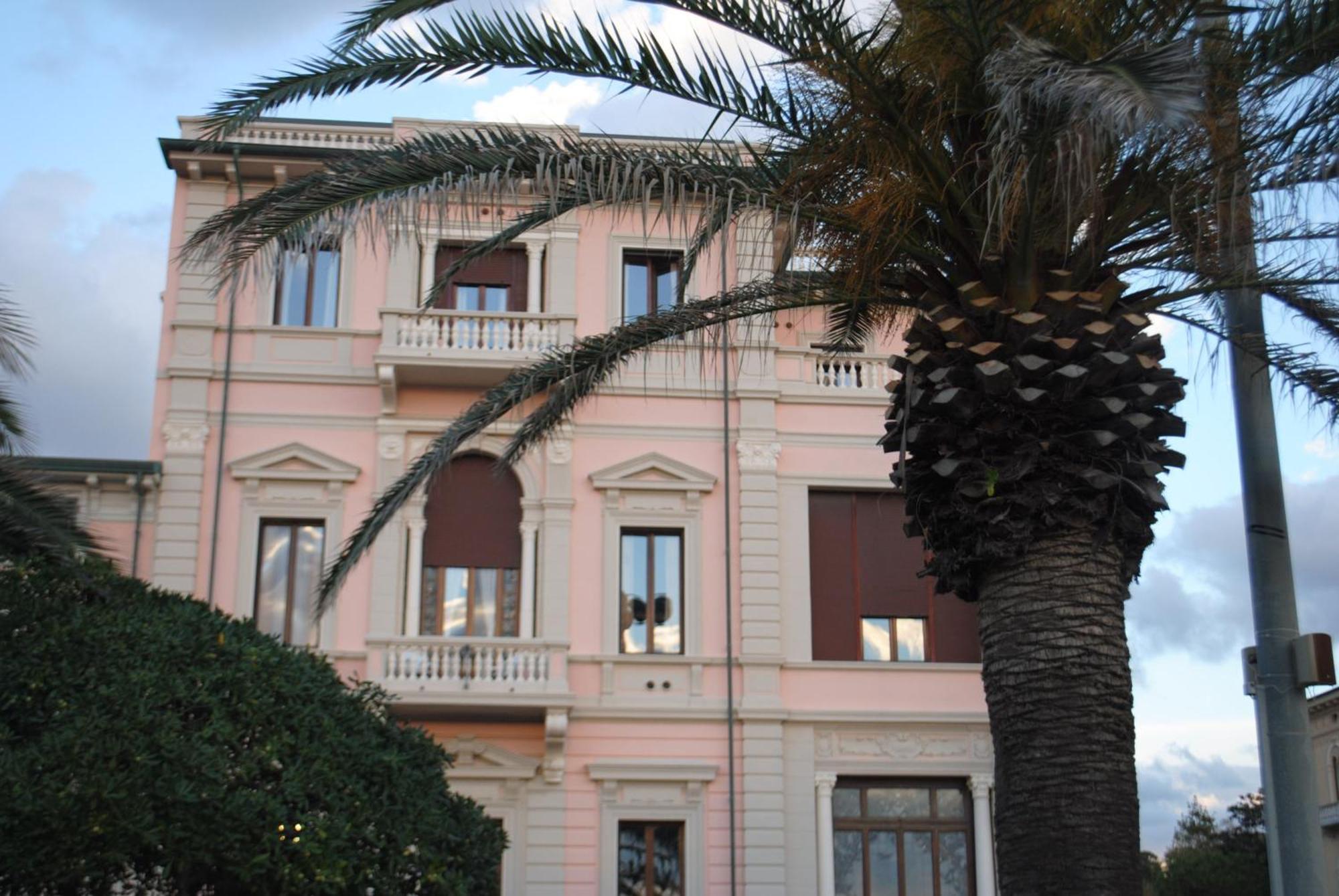 Villa Tina Hotel Виареджо Екстериор снимка