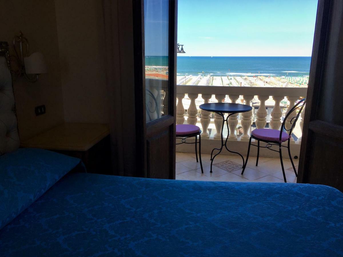 Villa Tina Hotel Виареджо Екстериор снимка